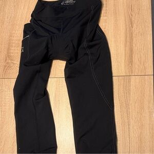 SkirtSports XS woman Black padded cycling spinning capris
